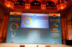 Pose 10 - Création de châssis alu et pieds autoportant